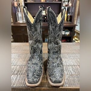 Black Embroidered Women's Cowboy Boots